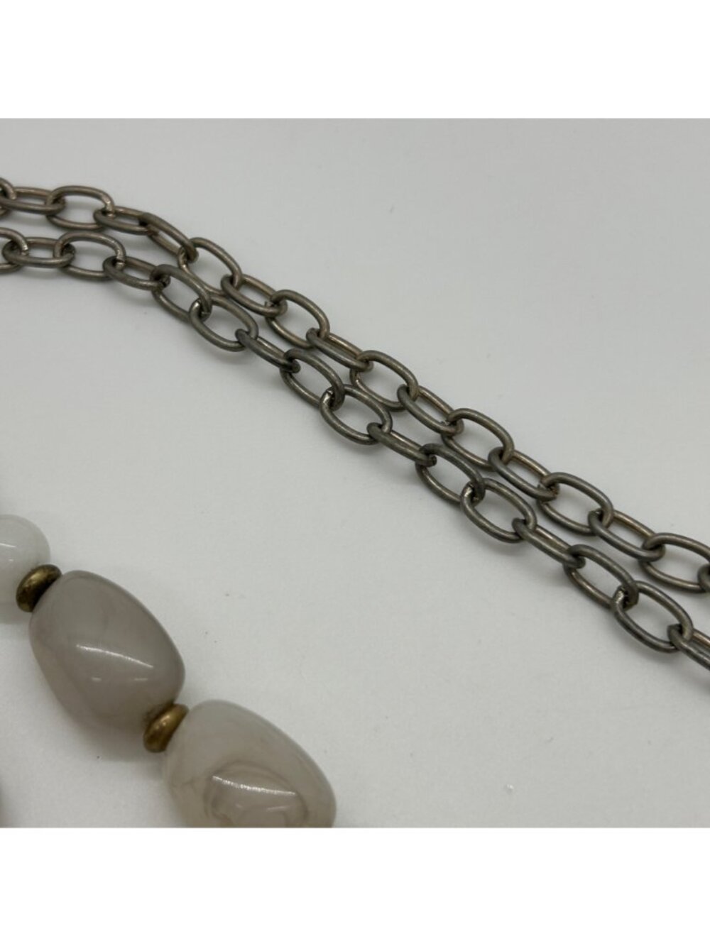 LOFT Statement Necklace White Beige Faceted Oval Acrylic Beads Gunmetal Chain 31 - Picture 6 of 12